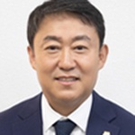 김우민