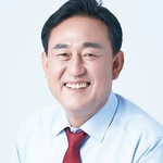 이충우